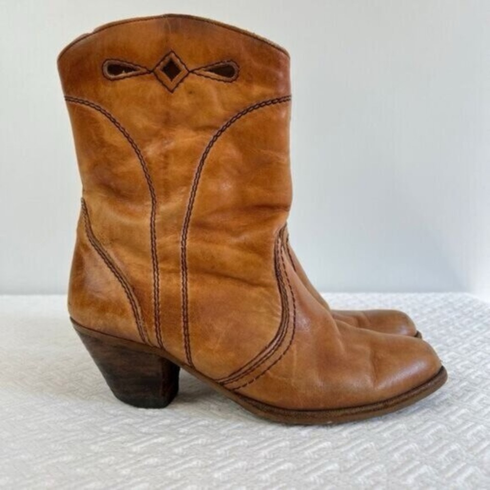Vintage Made in Romania Womens 6 Tan Brown Leather Cowgirl Western Cowboy Boots
